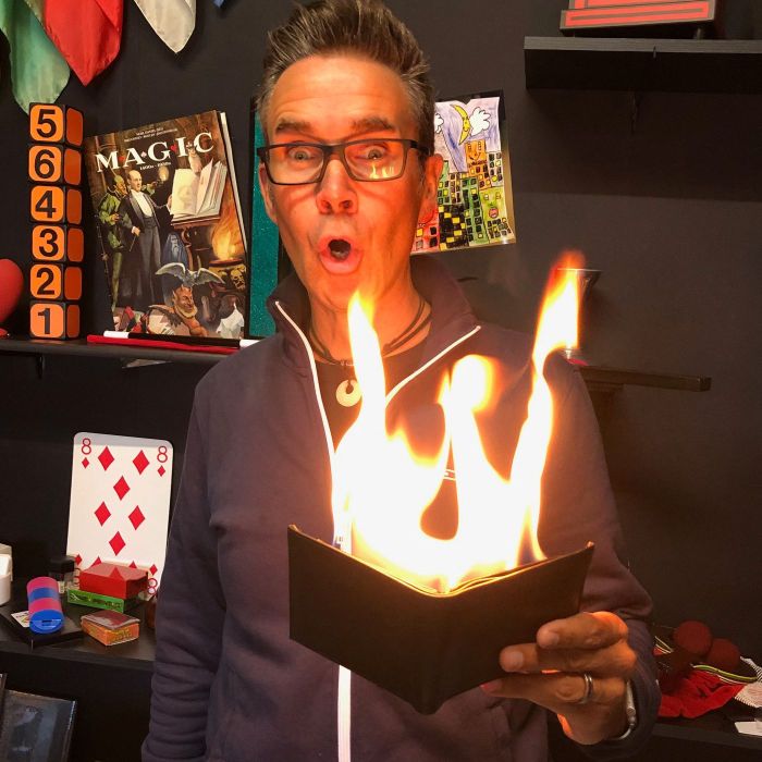 Funny Creative Multi Slots Ultra Thin Magic Wallet Trick Flame Fire Wallet Classic Toy
